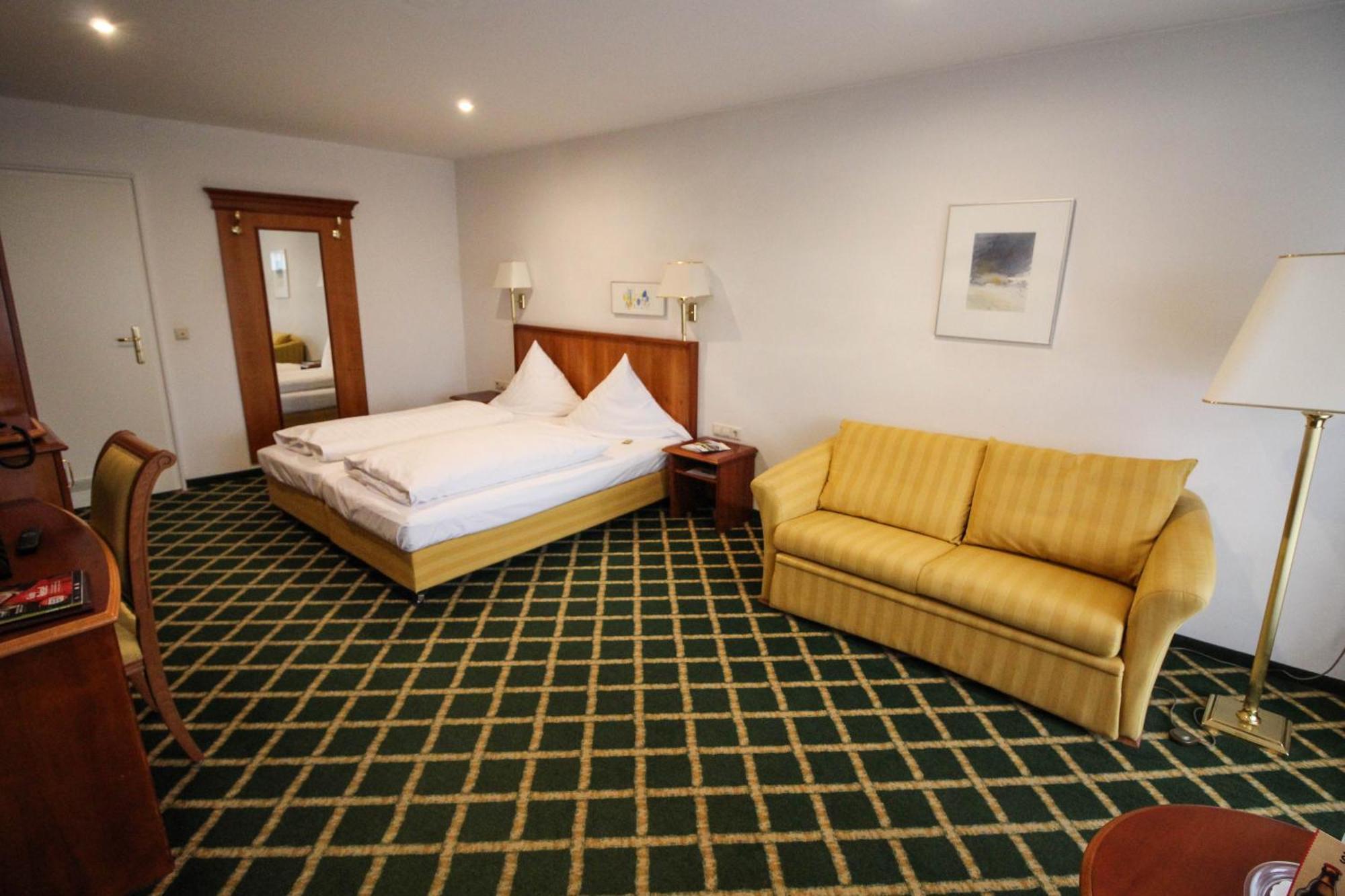 Ringhotel Zum Goldenen Ochsen Stockach Buitenkant foto